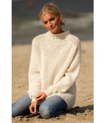 Lys genser by Katrhine Sørland - Viking 1923-2