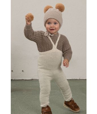 Sus og dus strikkebukse og lue i glattstrikk til barn - Viking 2204-10A
