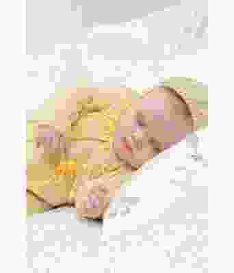 Strikket gult hentesett med jakke, bukse, lue og sokker- Viking 1006-1