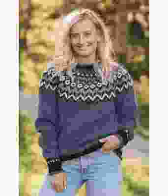 Blå riddari strikkegenser - Istex 91002 Fjordblå / Fjord blue