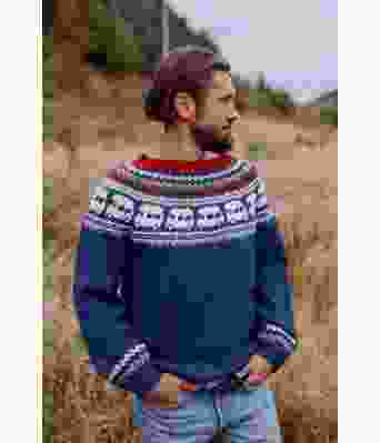 Kongeblå bobilgenser strikket genser med bobil mønster - Strikkia 2020-016F