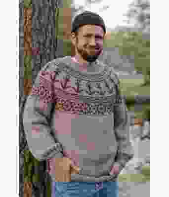 Ankergenseren i beige med brunt mønster - Strikkia 2020-027-507508