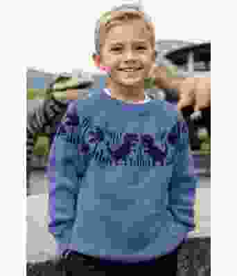 Blå dinosaurgenser med marineblått mønster - Strikkia 2024-004-523526