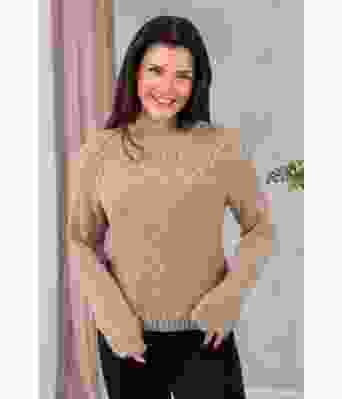 Beige Løvgenser strikkegener med bladmønster - Strikkia 2024-059-307 