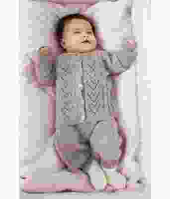 Truls babysett med jakke, bukse, lue, votter, sokker og smekke - DG 349-08