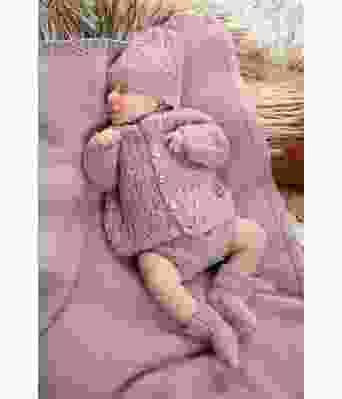 Eldon sett til baby med jakke, bleiebukse, lue, sokker og teppe - DG 411-10