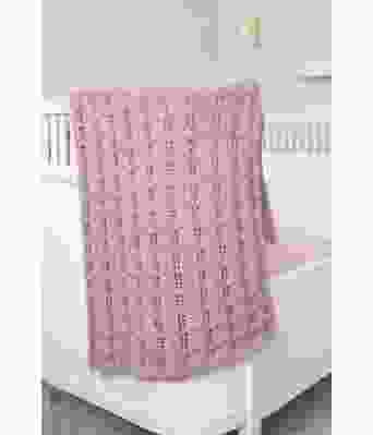 Bonnie strikket babyteppe til seng eller barnevogn - Viking 2126-22