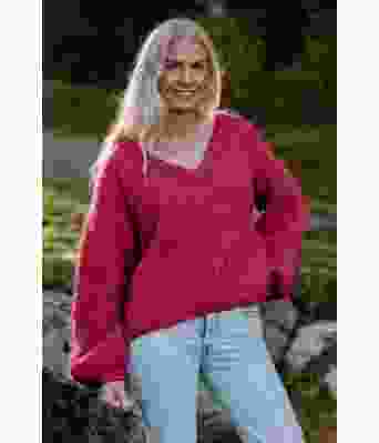 Charlottes røde chunky mohair genser - Strikkia 2021-027