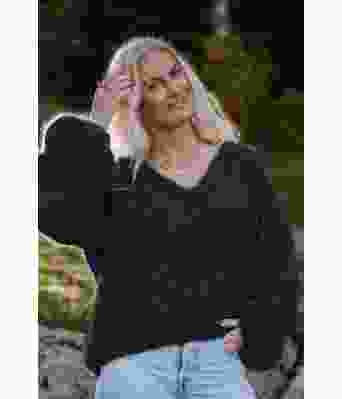 Charlottes sorte chunky mohair genser - Strikkia 2021-027B