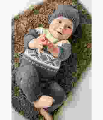 Cortina heldress med lue til baby - DG 319-11