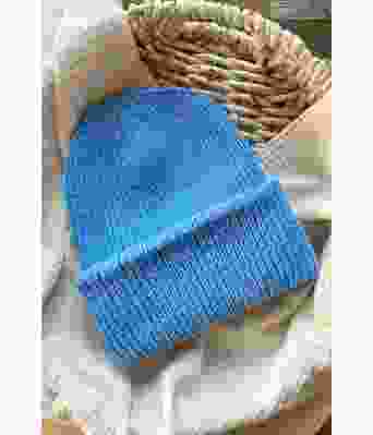 Blå Vian strikket lue i babyull - DG 445-05