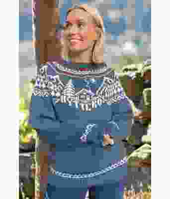 Hyttekos genser i mørk gråblå - DLG 22-009-S861A