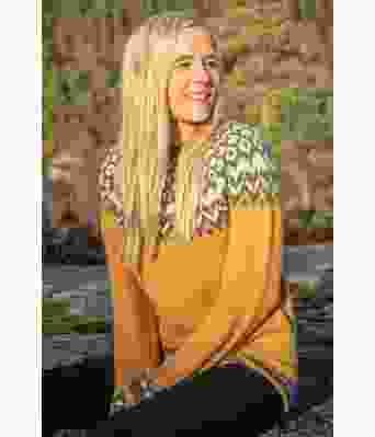 Gul riddari genser med grått mønster - LL0042