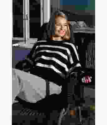 Alexagenser i svart (ovenfra og ned) - DSA 125-09