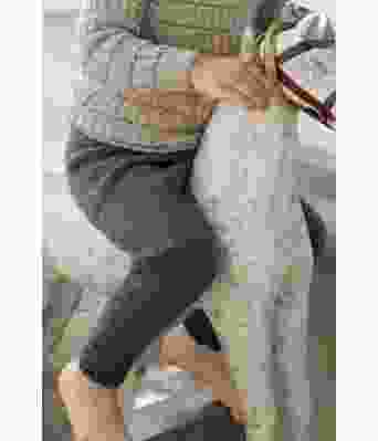 Jonas strikket bukse til barn med strukturstrikk - DSA 46-03B