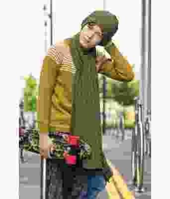 Ian strikkelue og langt skjerf - DSA 50-19