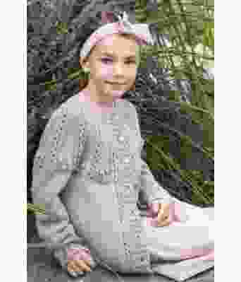 Alma strikket jakke med rundfelling og hullstrikk til barn - DSA 62-01