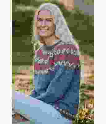 Fjordblå riddarigenser med rosa mønster - LL0060