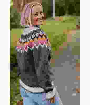 Flaskegrønn riddarigenser med fargerikt mønster - LL0087