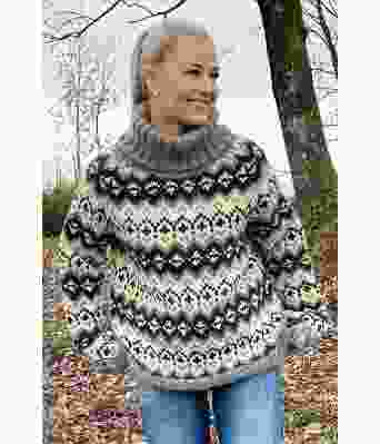 Drifa strikkegenser med litt gult i mønsteret - GG 294-14I