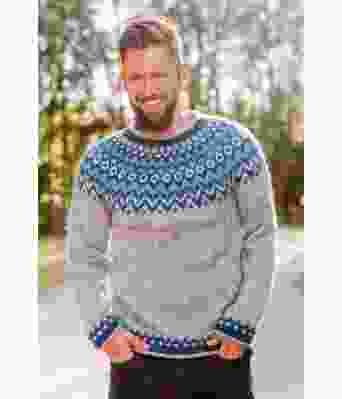 Grå riddari genser med blått mønster - Istex 91002