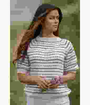 Sadie-T-skjorte i hvit med mosegrønn, pudder og lilla - Viking-2423-10-AS500-AS532-AS553-AS568