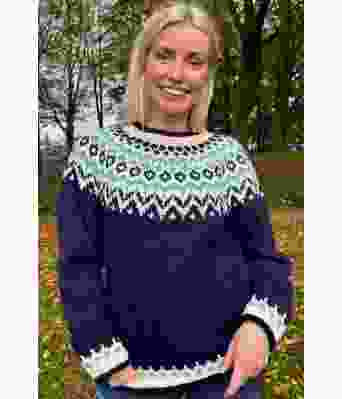 Marineblå riddarigenser med turkis og blått mønster - LL0071