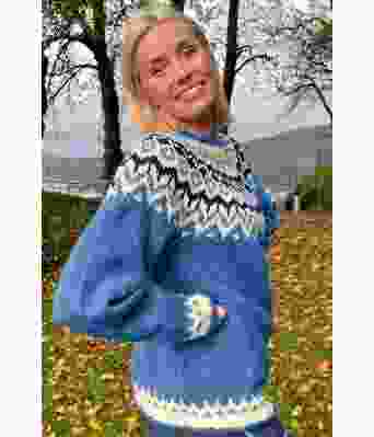 Fjordblå riddarigenser med grått og marineblått mønster - LL0073 