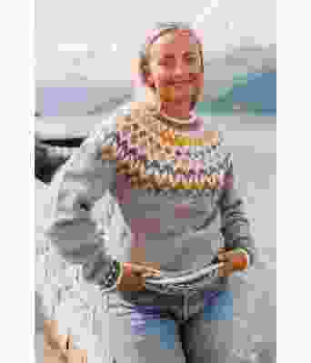 Lys grå riddarigenser med okergult mønster - DN0022