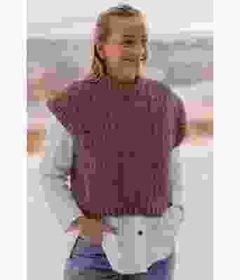 Lysebrun Weekend Waves strikkevest med bølgemønster - Strikkia 2022-001E