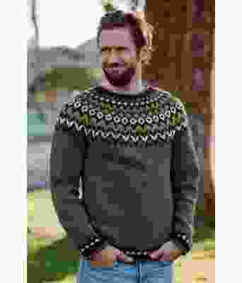 Mørkt grønn riddari genser til mann - DN0018