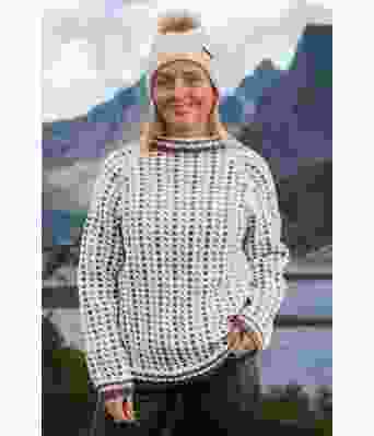 Naturfarget islender med  brun mønster - Strikkia 2020-030D