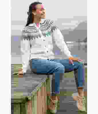 Pibbar strikket kofte med rundfelling Mie Cappelen - Viking 2114-06