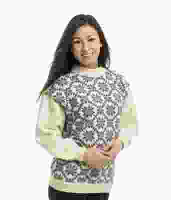 Rosemønstrete strikkegenser til dame - Viking 1502-15