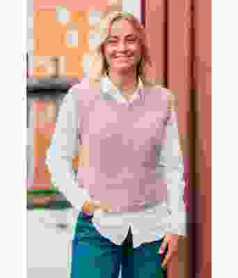 Fridas beige favorittvest - Strikkia 2020-022