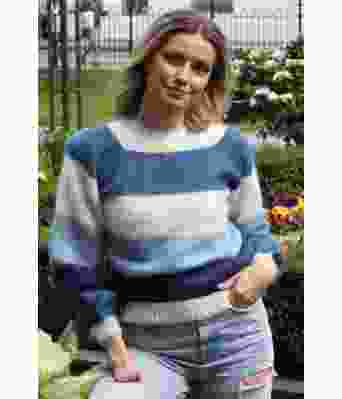 Elisegenseren med blå striper - Strikkia 2020-029-0004C