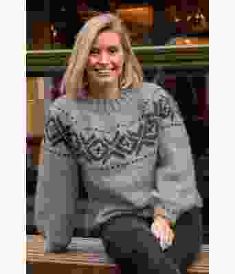 Beige chunky fanagenser med brunt mønster - Strikkia 2021-036-307308