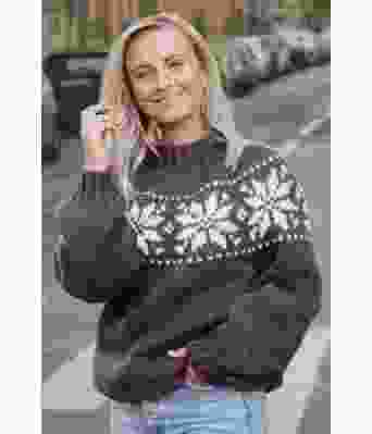 Brun chunky stjernegenser - Strikkia 2022-011-308