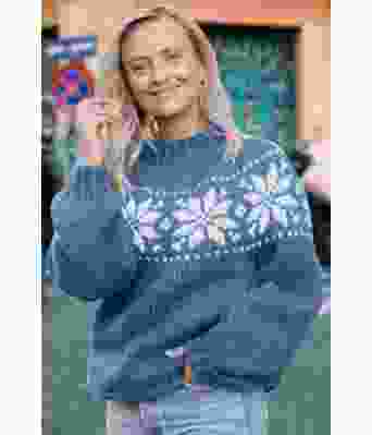 Blå chunky stjernegenser - Strikkia 2022-011-323