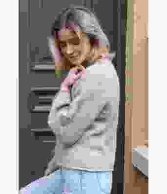 Beige Easy Peasy genser - Strikkia 2022-016B