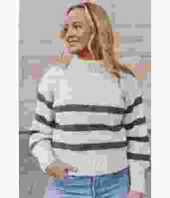 Naturhvit Bordeaux sweater med jadegrønn striper - Strikkia 2023-001 302-336