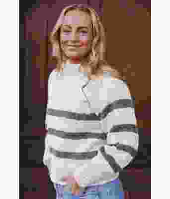 Naturhvit Bordeaux sweater med jadegrønne striper - Strikkia 2023-001 302-336