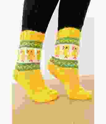 Ugly easter påskekyllingsokker - Strikkia 2023-007