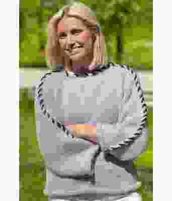 Perlegrå Sorbonne stitchgenser - Strikkia 2023-015-312317