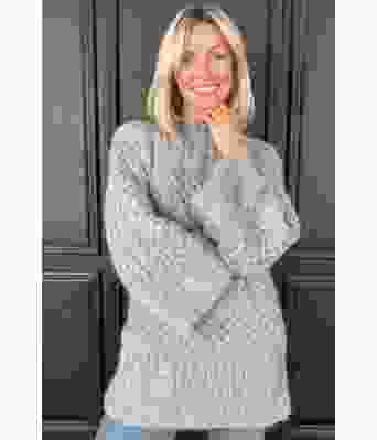 Quintessentially aran genser i grått - Strikkia 2023-021-313A