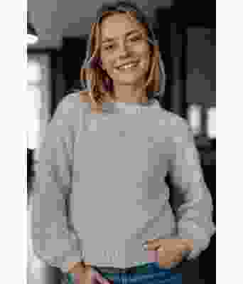 Beige virvelvindgenser - Strikkia 2023-032-307