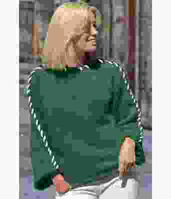 Jadegrønn Sorbonne stitchgenser med hvit kontrast - Strikkia 2023-336300