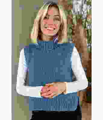 Lun strikkevest i lys jeansblå - Strikkia 2024-005-326B