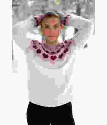 Sweetheart strikket genser med hjerter - Strikkia 2024-021