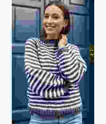 Jeansblå Slender stripes genser - Strikkia 2024-045-300327